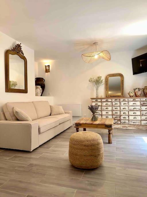 Lou Paseo : Appartement Brocante Centre Historique LʼIsle-sur-la-Sorgue Dış mekan fotoğraf