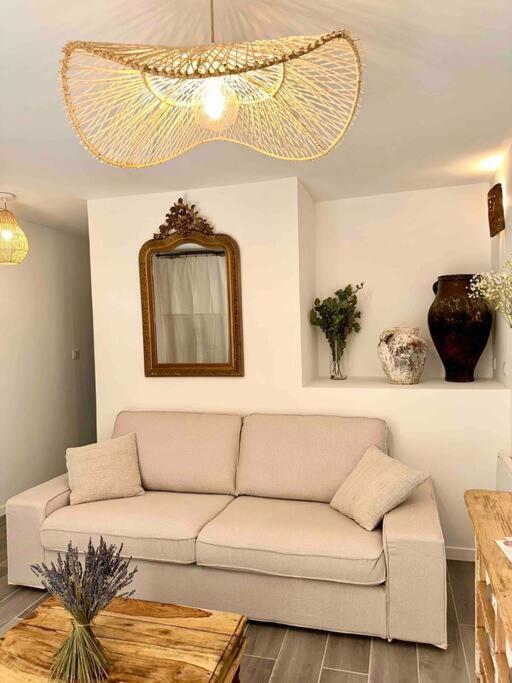 Lou Paseo : Appartement Brocante Centre Historique LʼIsle-sur-la-Sorgue Dış mekan fotoğraf
