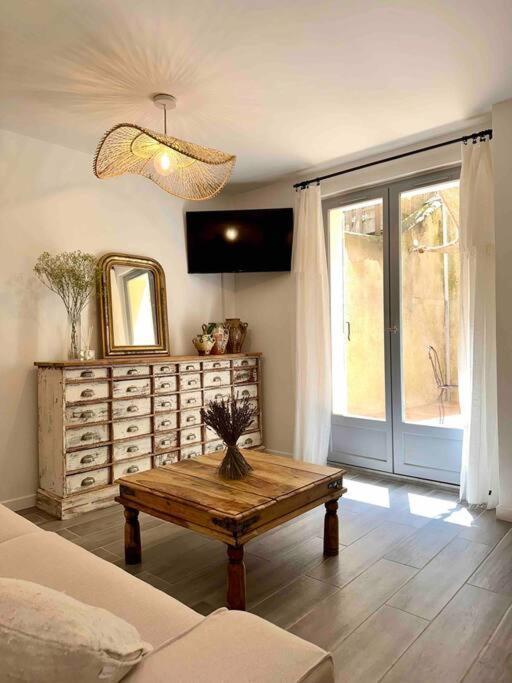 Lou Paseo : Appartement Brocante Centre Historique LʼIsle-sur-la-Sorgue Dış mekan fotoğraf