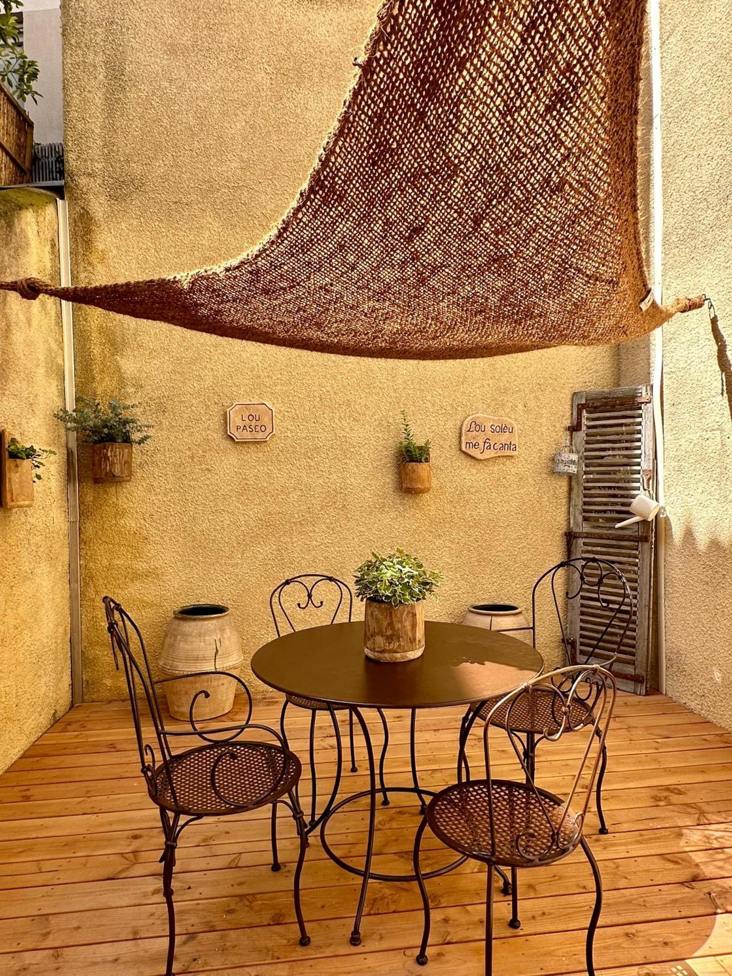 Lou Paseo : Appartement Brocante Centre Historique LʼIsle-sur-la-Sorgue Dış mekan fotoğraf